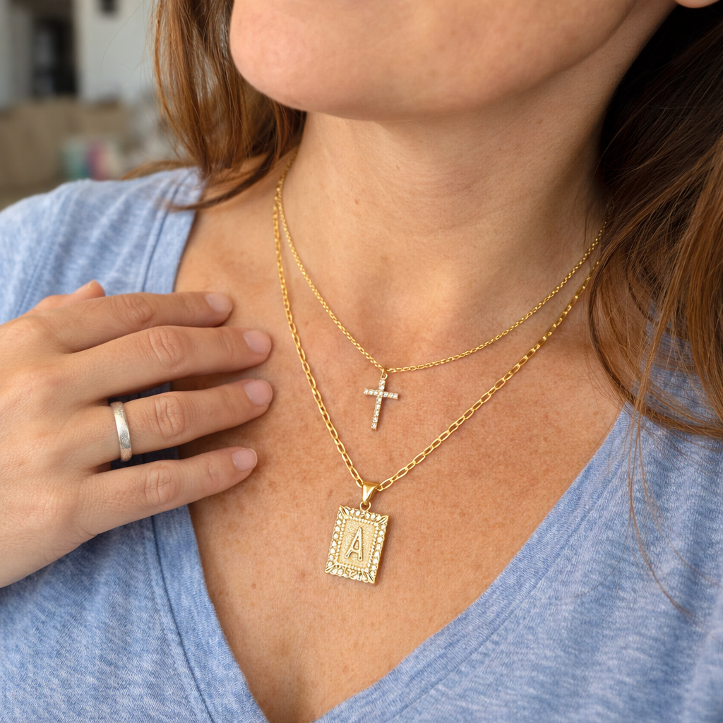 Set de Collares con Inicial y Cruz