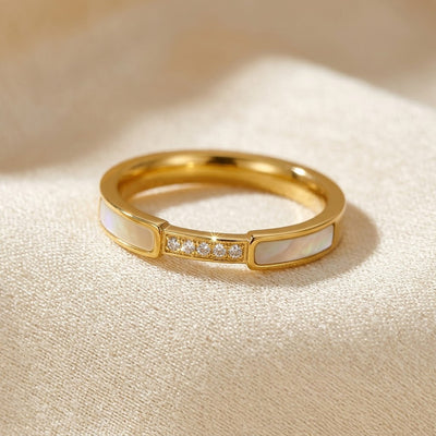 Anillo Banda con Incrustaciones de Oro