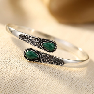 Brazalete Vintage de Plata con Esmeralda