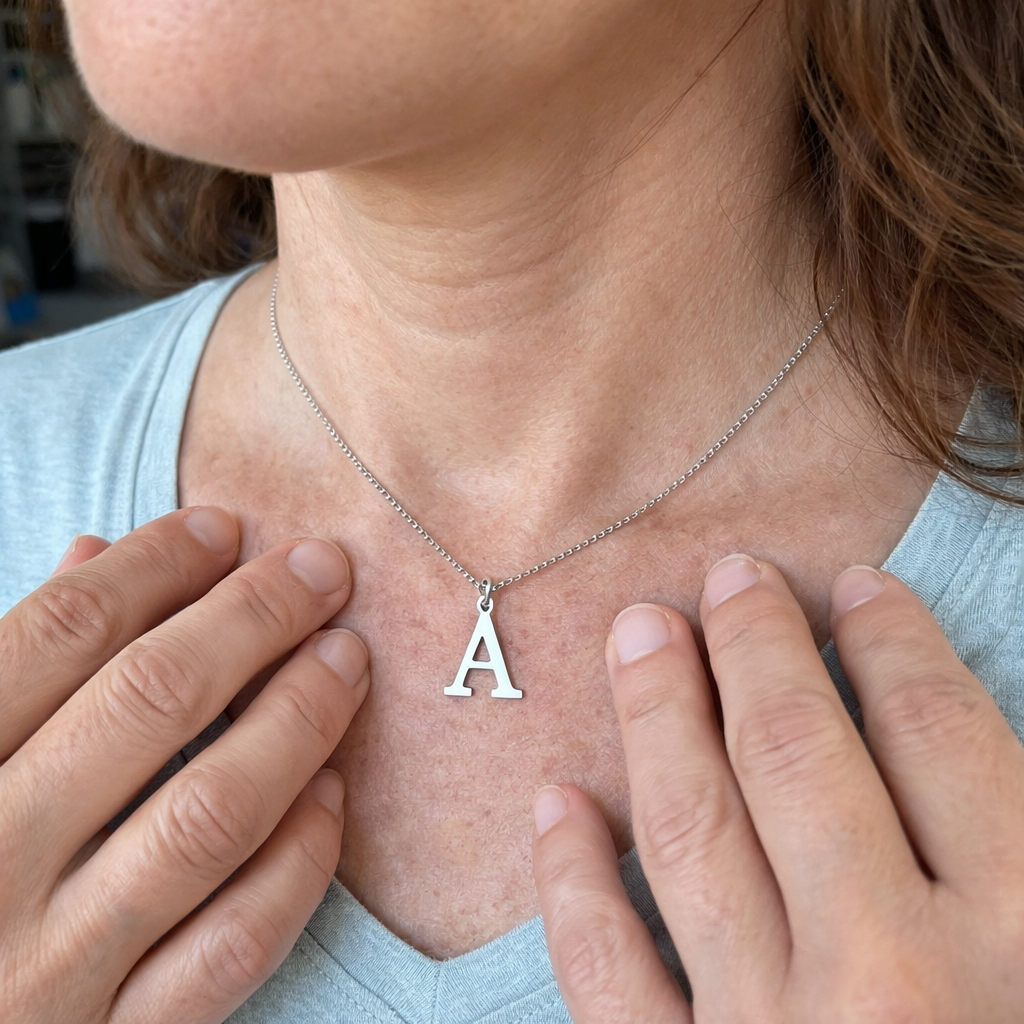 Collar con Inicial Letra de Amor