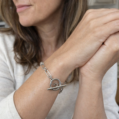 Pulsera con Barra T y Eslabones