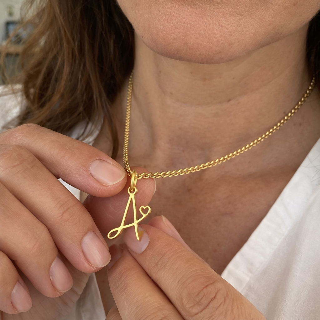 Collar con Inicial Corazón