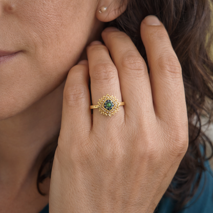 Anillo Giratorio Rayo de Sol de Zafiro