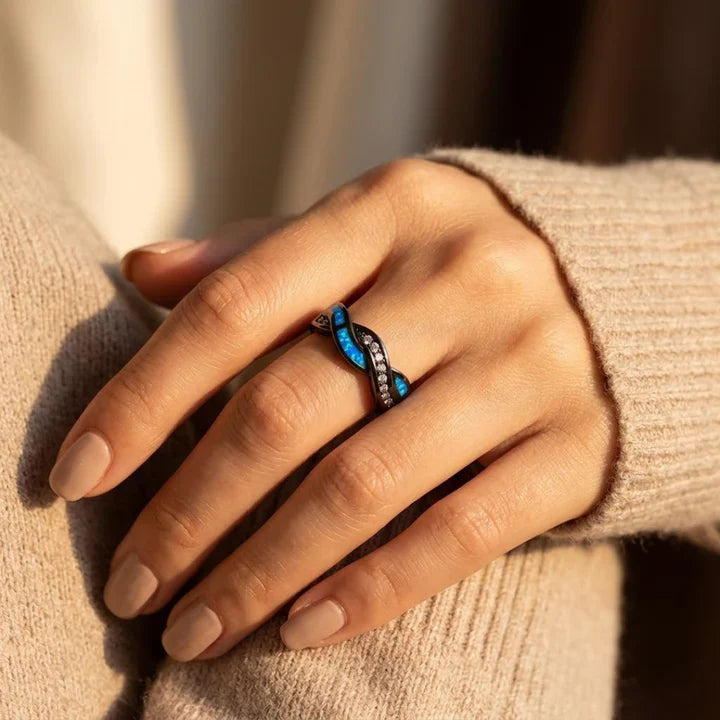 Anillo Trenzado con Incrustaciones de Plata