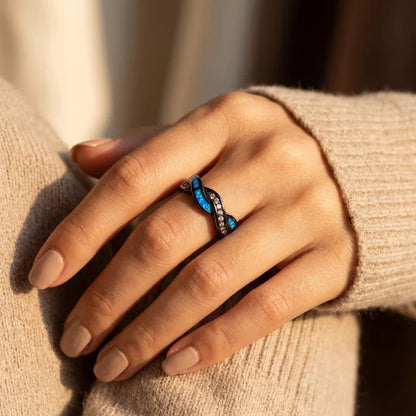 Anillo Trenzado con Incrustaciones de Plata
