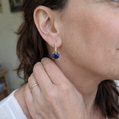 Aretes Místicos con Piedra de Zafiro