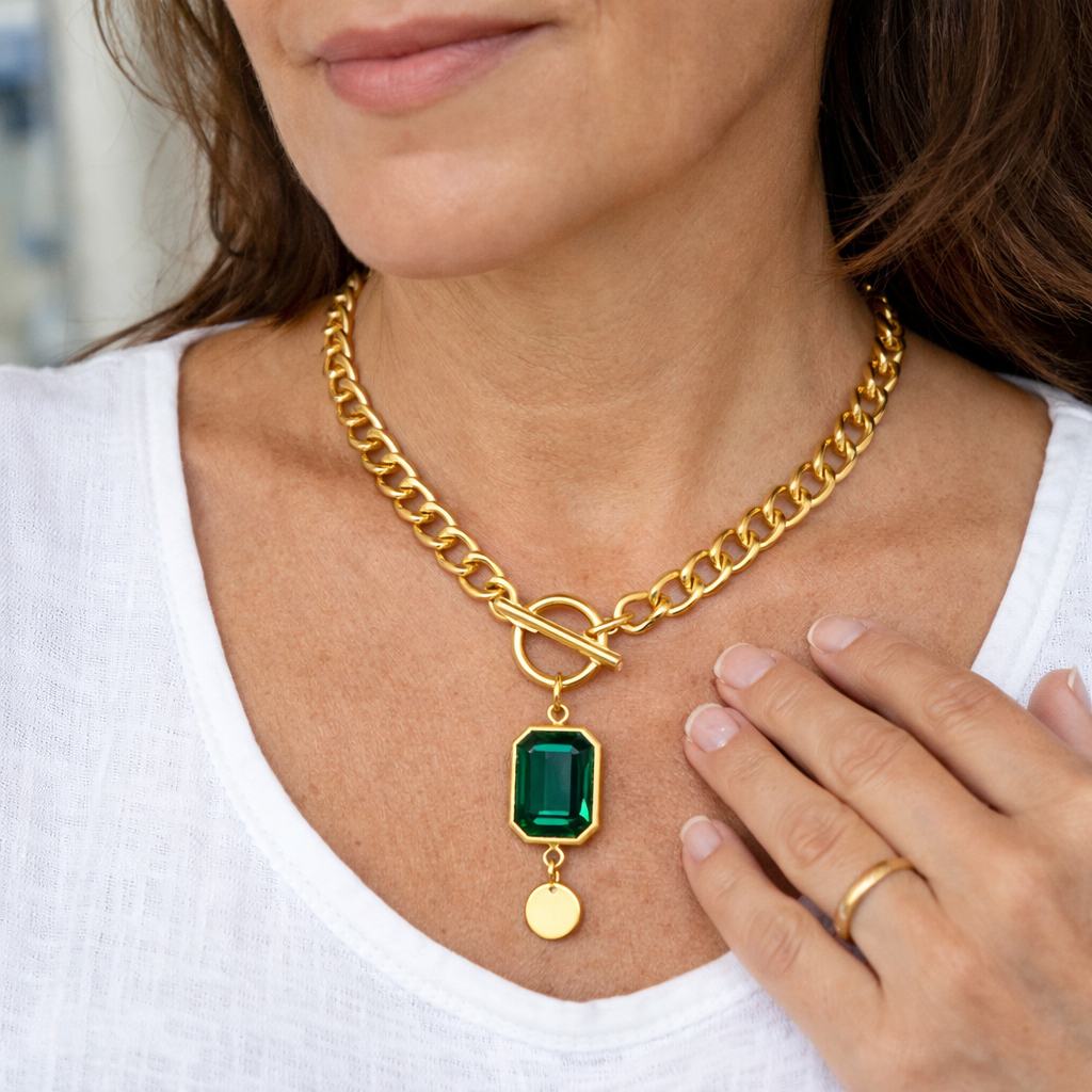 Collar con Dije Esmeralda Cadena Gruesa