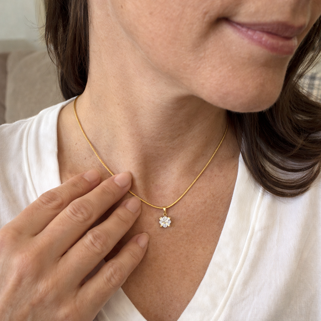 Collar con Dije de Strass Elegante