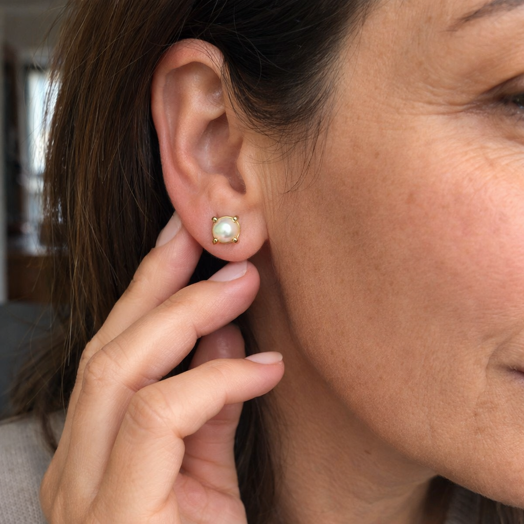 Aretes de Botón de Perla Delicados