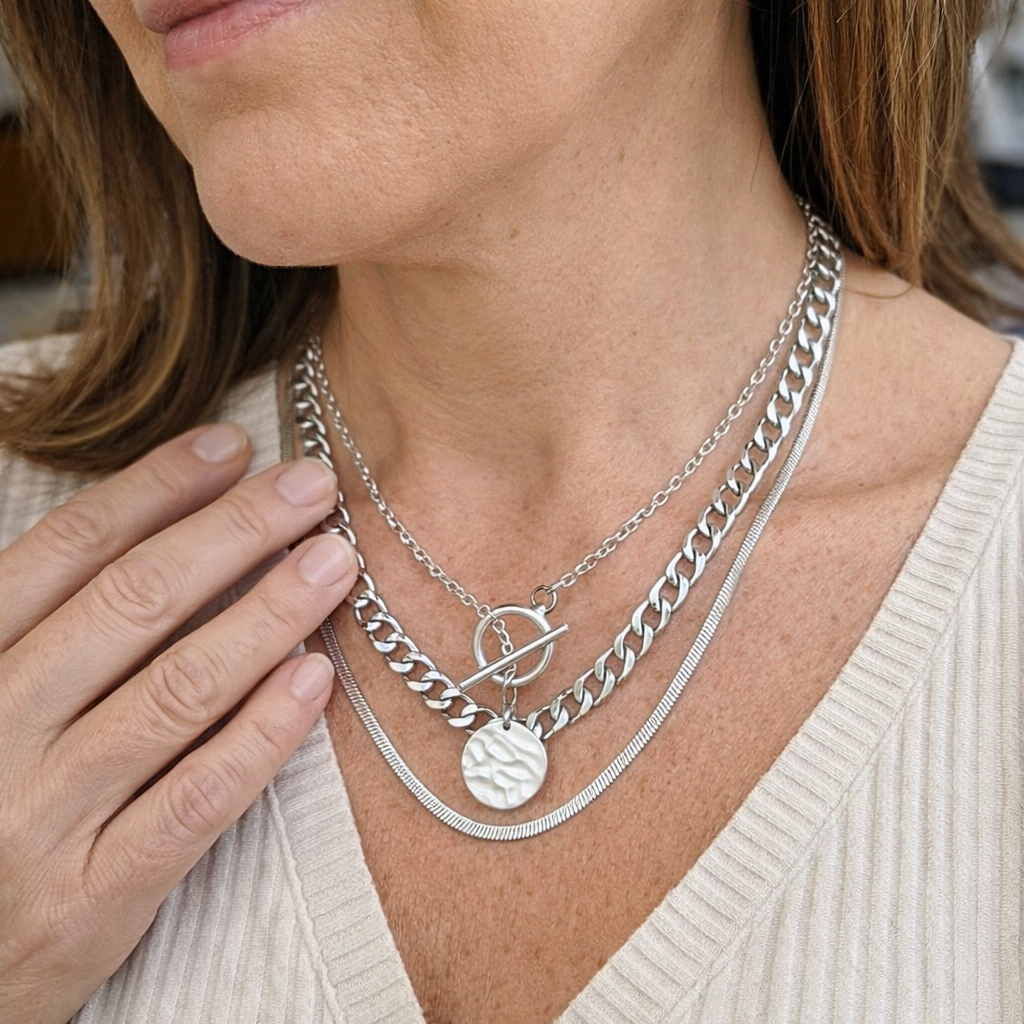 Savira Collar en Capas Moneda Grabada
