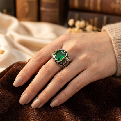Anillo Vintage de Plata con Esmeralda