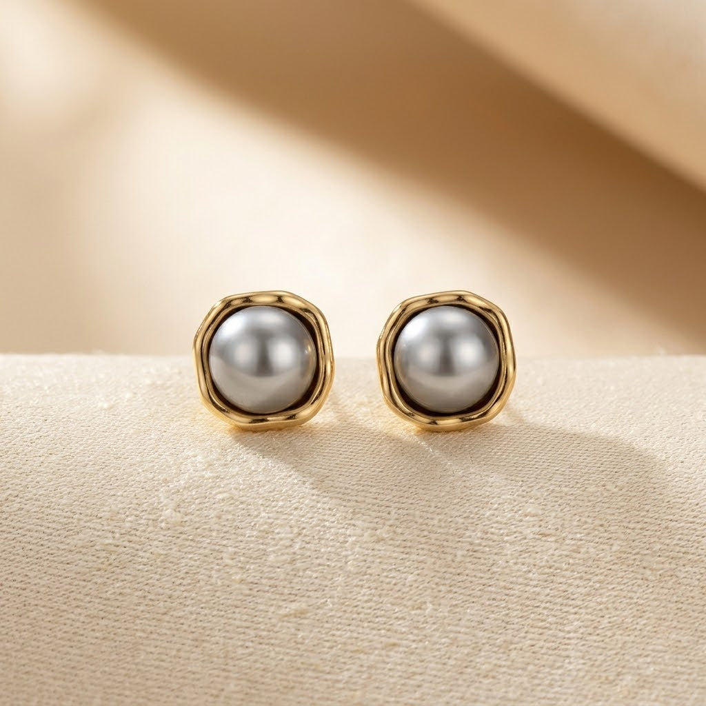 Aretes de Botón de Oro con Perla