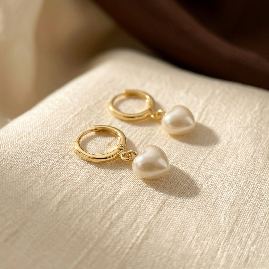 Aretes Colgantes Corazón de Oro con Perla
