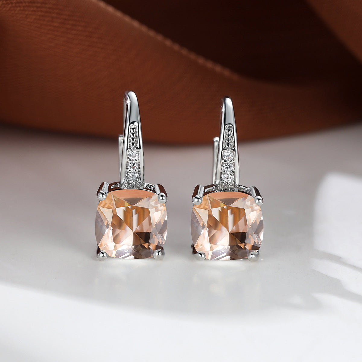Aretes Argolla con Piedra Misteriosa