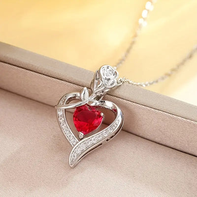 Collar con Dije de Corazón de Plata y Rubí