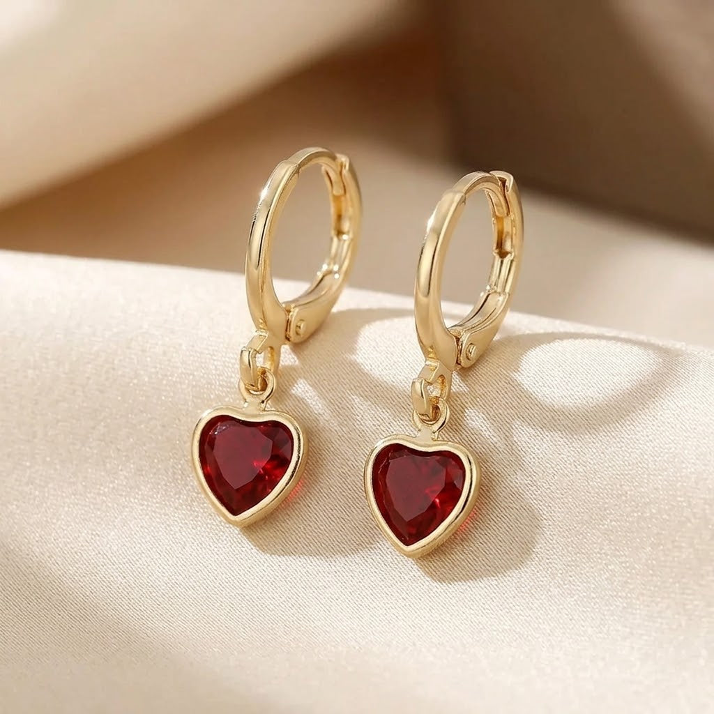 Aretes Colgantes Corazón de Oro con Rubí