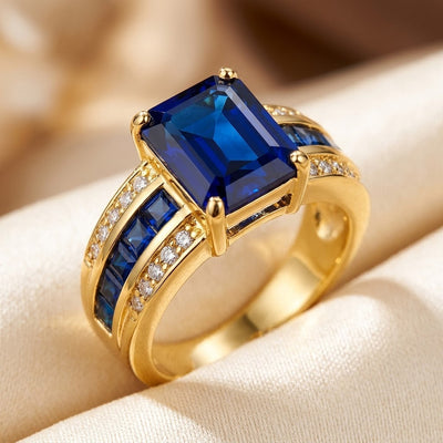 Anillo Talla Cuadrada de Oro con Zafiro