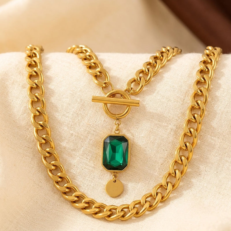 Collar de Cadena de Oro con Esmeralda